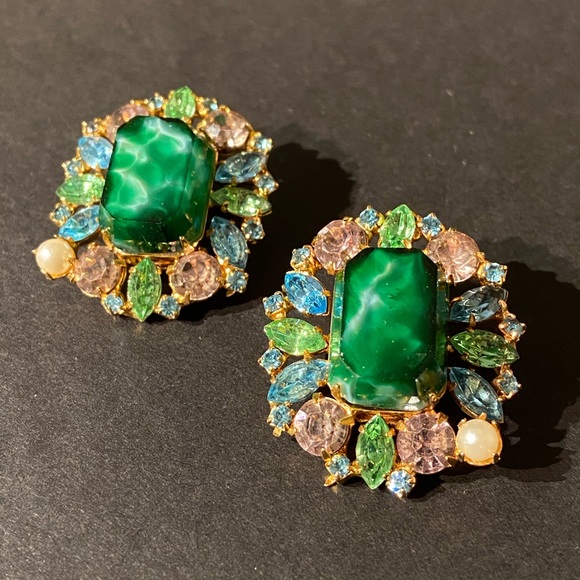 Hobe Jewelry - Vintage Hobe’ Designer Clip Earrings